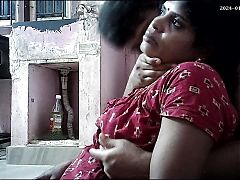 Indian hot house wife kissing and boobs pressing